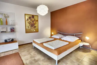 Ein Bett oder Betten in einem Zimmer der Unterkunft Fibian, Hanka