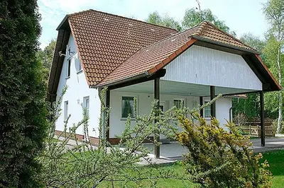 Ein Garten an der Unterkunft Waldesruh - App 1