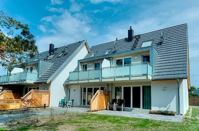 Das Gebäude in dem sich das Ferienhaus befindet