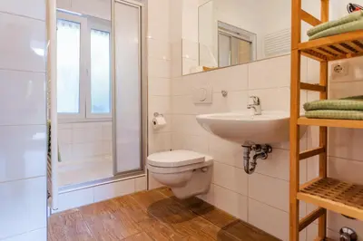 Ein Badezimmer in der Unterkunft DER STÖRTEBEKER - 