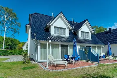 Das Gebäude in dem sich das Ferienhaus befindet