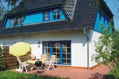 Das Gebäude in dem sich das Ferienhaus befindet