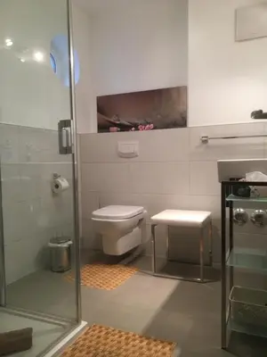 Ein Badezimmer in der Unterkunft FEWO VI Villa Nicole Hafenstraße 37