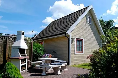 Das Gebäude in dem sich das Ferienhaus befindet