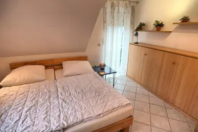 Ein Bett oder Betten in einem Zimmer der Unterkunft Strandbiene