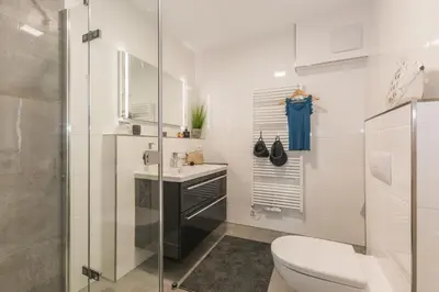 Ein Badezimmer in der Unterkunft Birkenstraße 6 Haus II Whg1