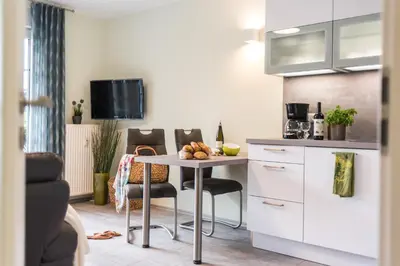 Küche/Küchenzeile in der Unterkunft Birkenstraße 6 Haus II Whg2