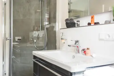 Ein Badezimmer in der Unterkunft Birkenstraße 6 Haus II Whg3