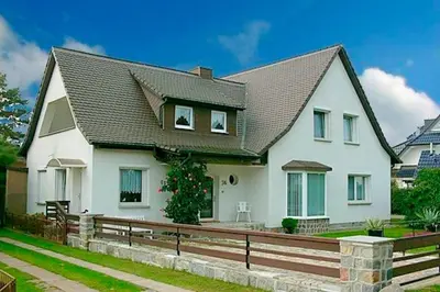 Das Gebäude in dem sich die Ferienwohnung befindet