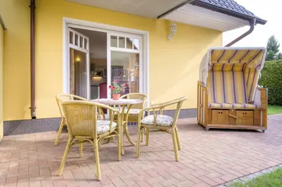 Das Gebäude in dem sich das Ferienhaus befindet