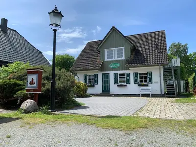 Das Gebäude in dem sich die Ferienwohnung befindet