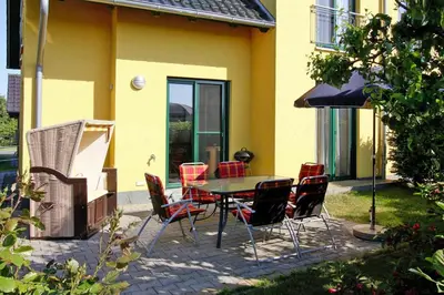 Das Gebäude in dem sich das Ferienhaus befindet