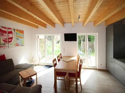 TV/Unterhaltungsangebot in der Unterkunft Semi-detached house, Zingst