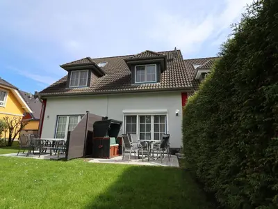 Das Gebäude in dem sich das Ferienhaus befindet