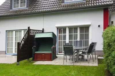 Das Gebäude in dem sich das Ferienhaus befindet