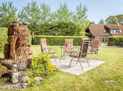 Ein Garten an der Unterkunft Wiesenstraße 2 Whg 2