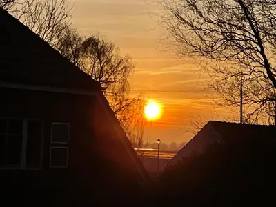 Blick auf den Sonnenuntergang/Sonnenaufgang von der Ferienwohnung aus oder aus der Nähe