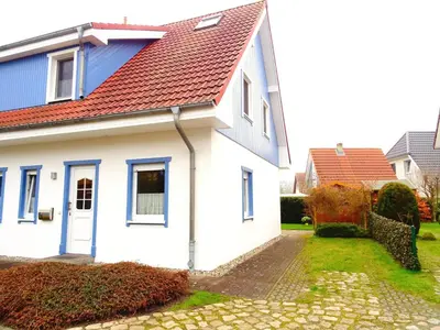 Das Gebäude in dem sich das Ferienhaus befindet