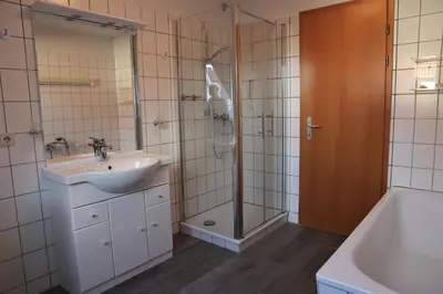 Ein Badezimmer in der Unterkunft Kranichrast 1 Whg 4