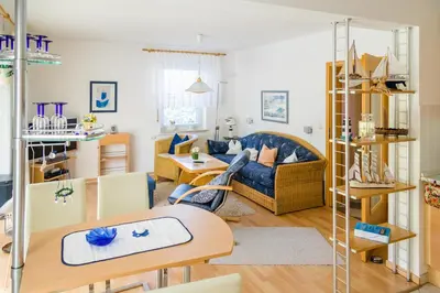 Ein Sitzbereich in der Unterkunft Friedenstraße 21 Whg 1