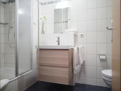 Ein Badezimmer in der Unterkunft Alte Reihe 10 - Silbermöwe 2