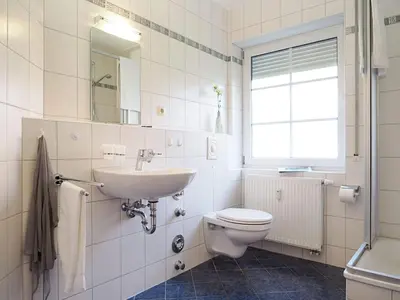 Ein Badezimmer in der Unterkunft Alte Reihe 10 - Silbermöwe 3