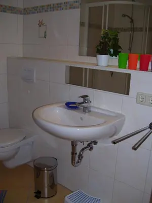 Ein Badezimmer in der Unterkunft Reiseoase Kavelweg 10, Whg 2