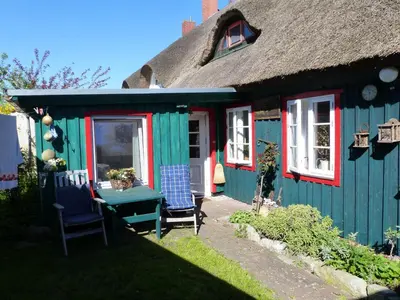 Das Gebäude in dem sich das Ferienhaus befindet