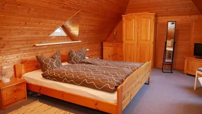 Ein Bett oder Betten in einem Zimmer der Unterkunft Haus 