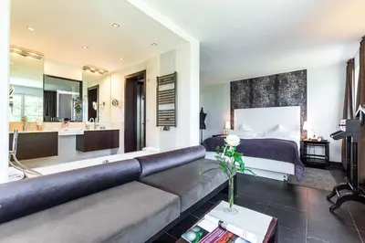 Ein Sitzbereich in der Unterkunft Hotel Künstlerquartier Seezeichen