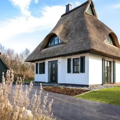 Reetdachhaus am Bodden mit Sauna