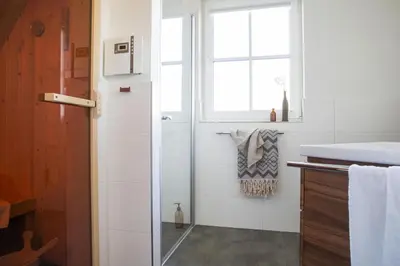 Grundriss der Unterkunft Luxushaus Bodstedt mit Lagunenschwimmen