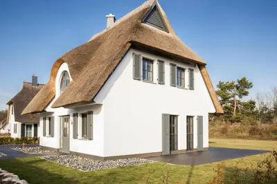 Das Gebäude in dem sich das Ferienhaus befindet