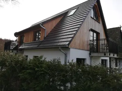 Das Gebäude in dem sich die Ferienwohnung befindet