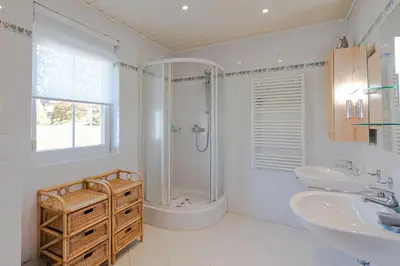 Ein Badezimmer in der Unterkunft Darßwaldradler