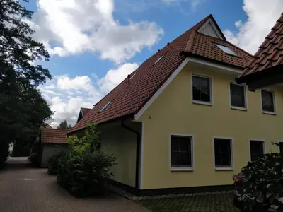 Das Gebäude in dem sich die Ferienwohnung befindet