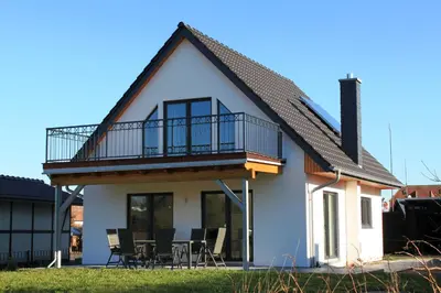 Das Gebäude in dem sich das Ferienhaus befindet
