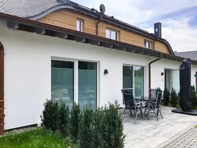 Das Gebäude in dem sich die Ferienwohnung befindet