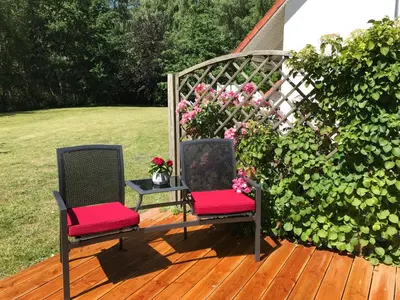 Ein Garten an der Unterkunft Schwalbennest