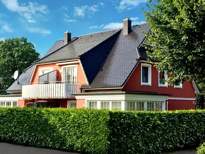 Das Gebäude in dem sich die Ferienwohnung befindet