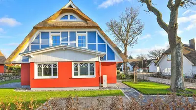Das Gebäude in dem sich das Ferienhaus befindet