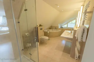 Ein Badezimmer in der Unterkunft Romantik Hotel Namenlos