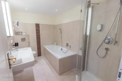 Ein Badezimmer in der Unterkunft Romantik Hotel Namenlos