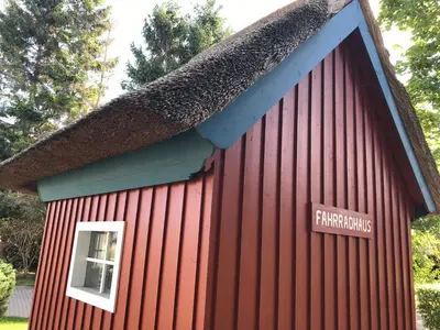 Das Gebäude in dem sich das Ferienhaus befindet
