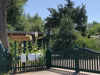 Ein Garten an der Unterkunft Zingst Haus Hugo
