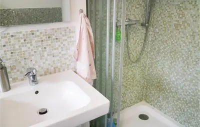 Ein Badezimmer in der Unterkunft 2 Bedroom Beautiful Apartment In Barth
