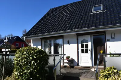 Das Gebäude in dem sich die Ferienwohnung befindet