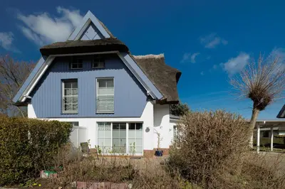 Das Gebäude in dem sich das Ferienhaus befindet
