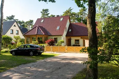 Das Gebäude in dem sich die Ferienwohnung befindet