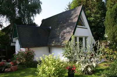 Ein Garten an der Unterkunft Strandstübchen